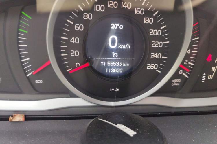 Used Volvo S80L 2014 2.0T T5 Intelligent Luxury Edition Odometer Close Up