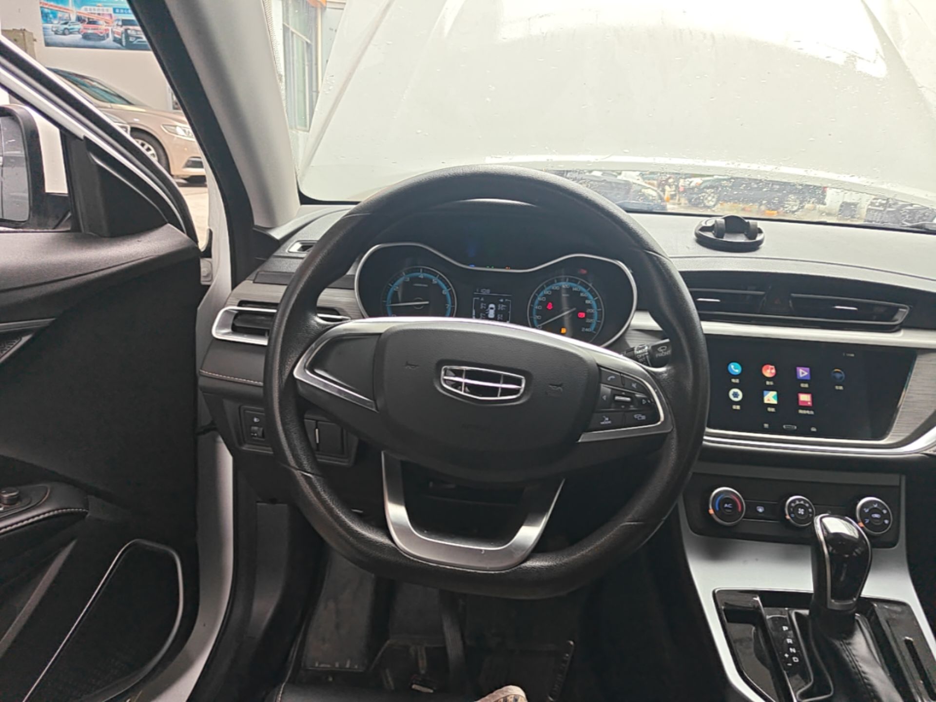 Geely Auto Emgrand 2021 UP 1.5L CVT Comfort Model — снимка 19