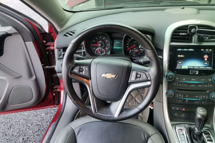 Used Chevrolet Malibu 2013 2.0L Automatic Luxury Edition Steering Wheel