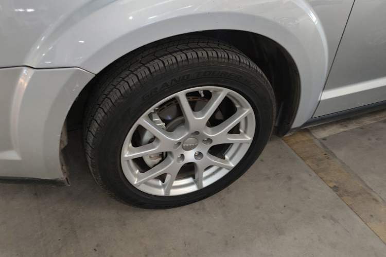 Used Dodge Journey 2013 2.4L Two-Wheel Drive Luxury Version

