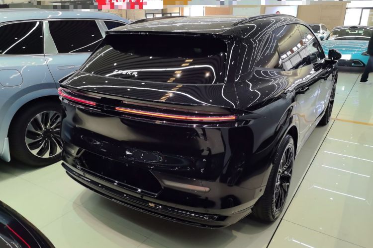 Used Zeekr 7X 2025 100 kWh Long-Range Rear-Wheel Drive with Intelligent Driving Features
