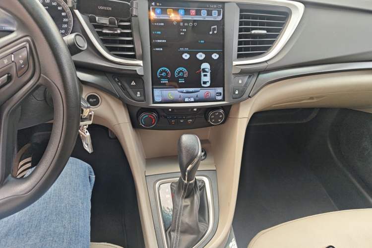 Used Buick GT 2017 15N Automatic Elite Version Audio And AC Panel