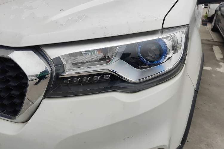 Used Haval H1 2016 Revised Version Blue Badge 1.5L AMT Luxury Edition Left Front Headlight