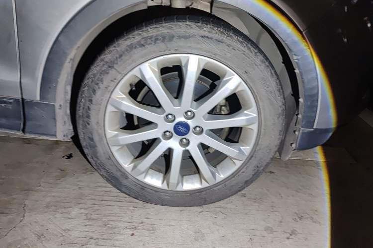 Used Ford Kuga 2013 1.6L GTDi Two-Wheel-Drive Trend Model