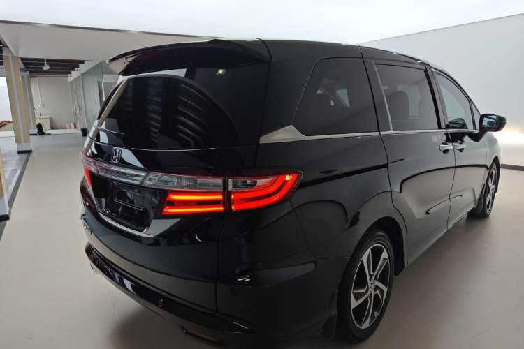 Used Honda Odyssey 2015 Updated Version 2.4L Smart Edition Rear Right 45 Deg
