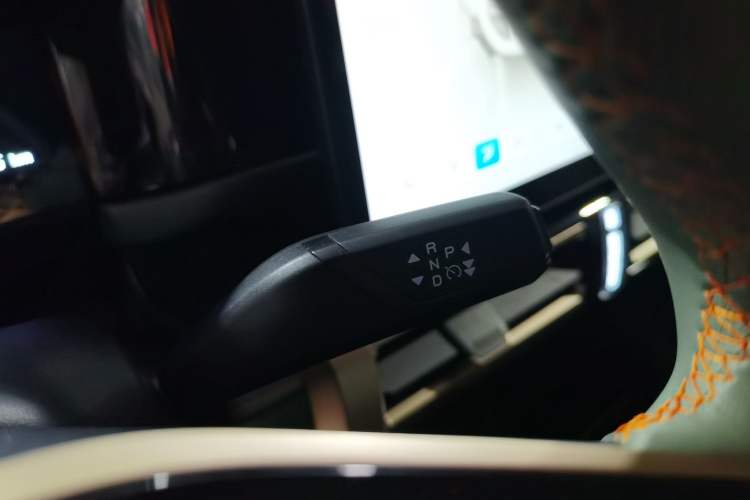 Used iCAR 03 2024 401km Range Two-Wheel Drive Standard Yuechao Version Gear Lever