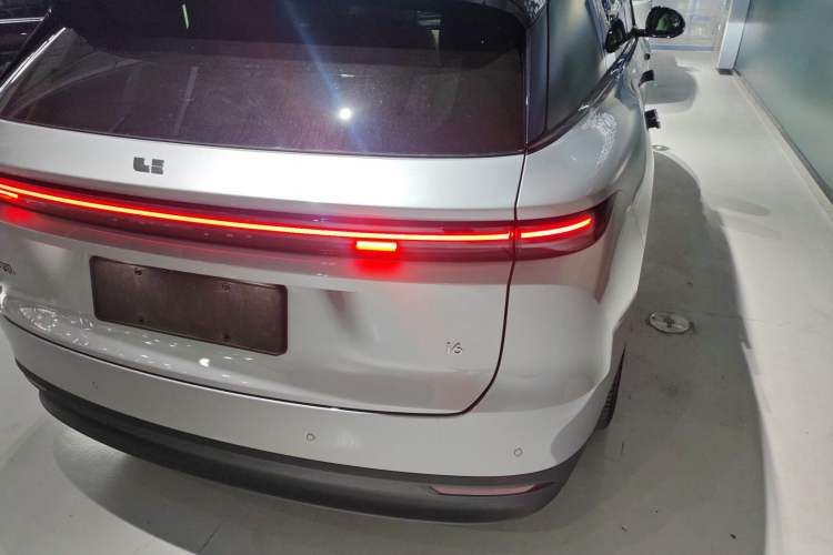 Used Li Auto i6 2025 Model Two-Wheel-Drive Standard Type
