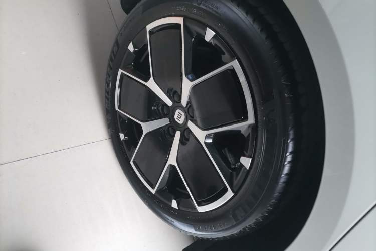 Used Xiaomi Auto SU7 2024 Rear-Drive Standard Founder Edition