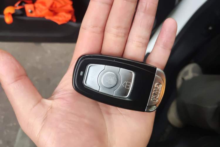 Used Haval H6 2015 Upgraded Model 1.5T Manual Two-Wheel Drive Prestige Version
