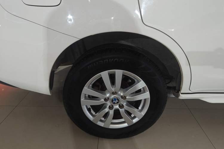 Used Venucia T70 2016 2.0L CVT Smart Choice Edition
