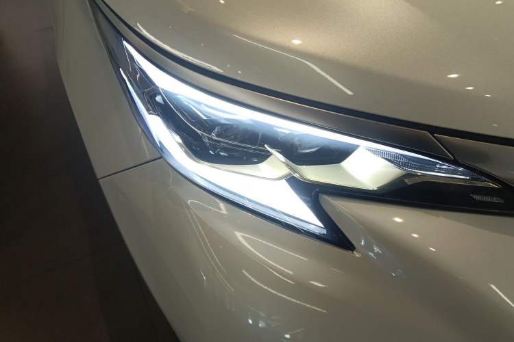 Used Toyota Granvia 2023 2.5L Hybrid Flagship VIP Edition Exterior 3