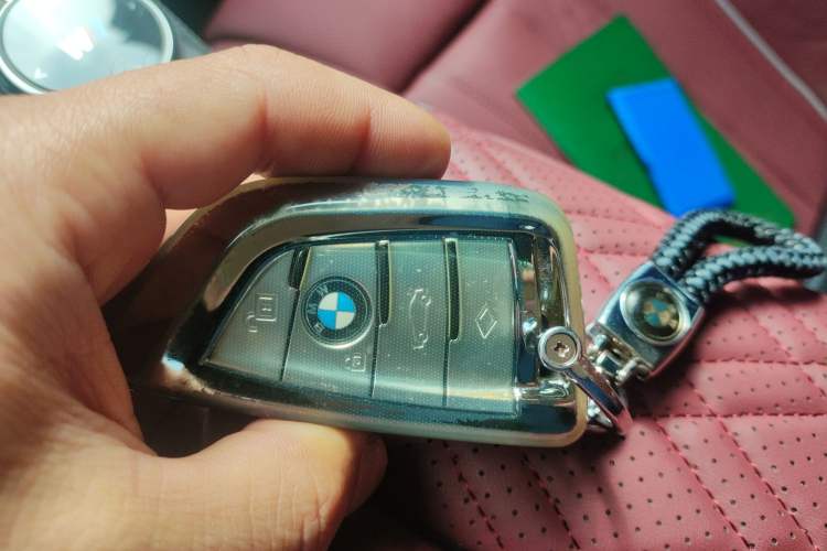 Used BMW 5 Series 2022 Restyled 530Li Luxury Edition M Sport Package Vehicle Key