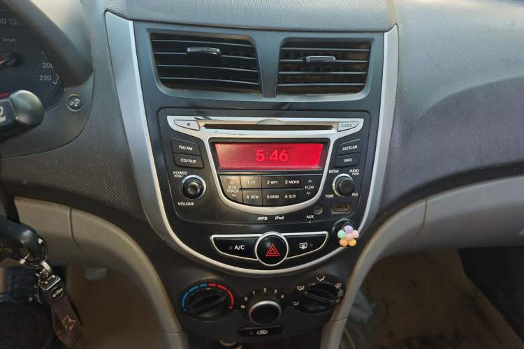 Used Hyundai Verna (older generation) 2010 Sedan 1.4L Manual Comfort GS
