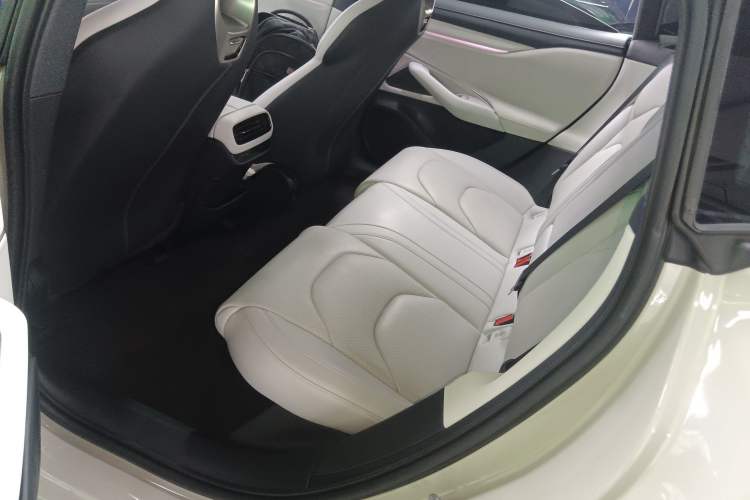 Used Xiaomi Auto SU7 2024 Rear-Drive Long-Range Intelligent Driving Version Left Rear Seat