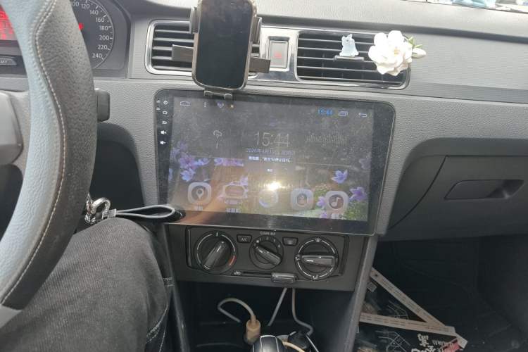 Used Volkswagen Santana 2015 1.6L Automatic Fashion Edition