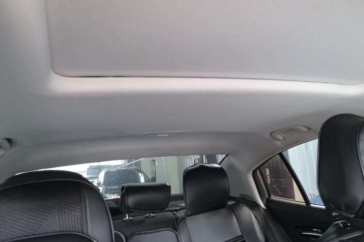 Used Roewe i5 2021 1.5L CVT Platinum Edition
