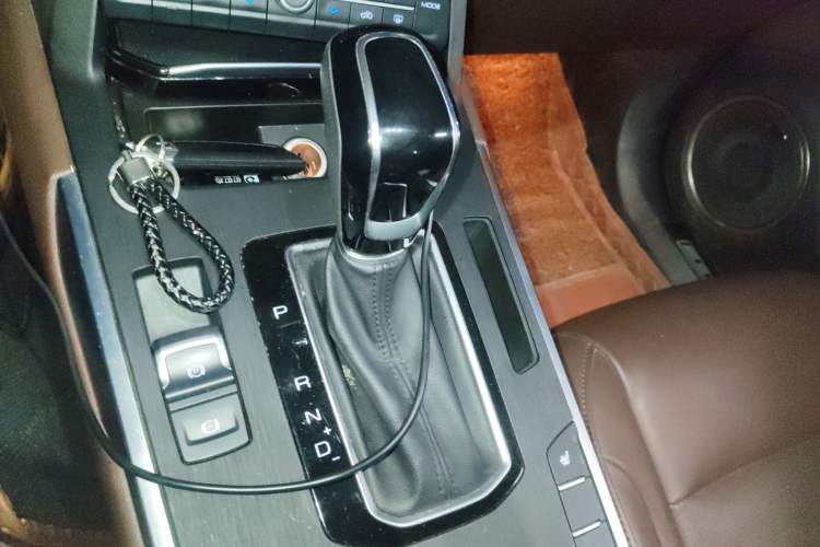 Used Wey VV5 2017 2.0T Ultra-Luxury Version
