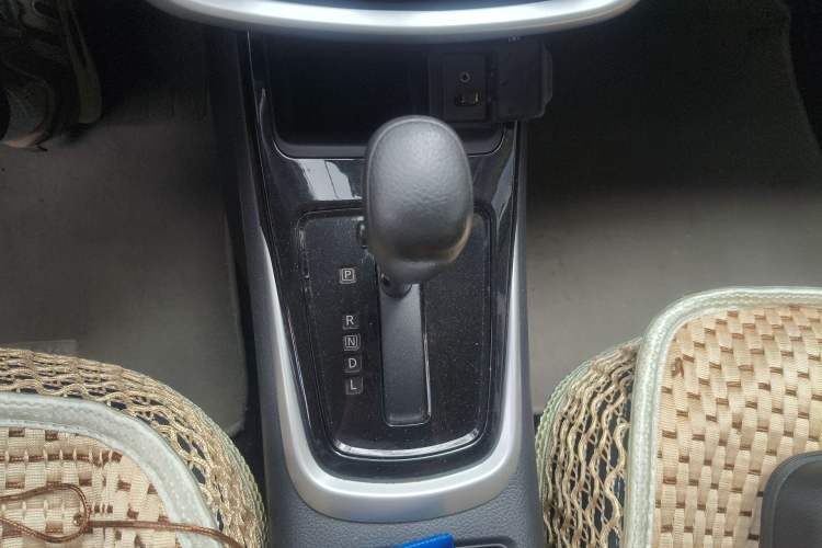 Used Nissan Tiida 2016 1.6L CVT Cool Dynamic Edition