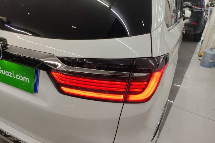 Used Honda Elysion 2022 2.0L eHEV Luxury First Edition