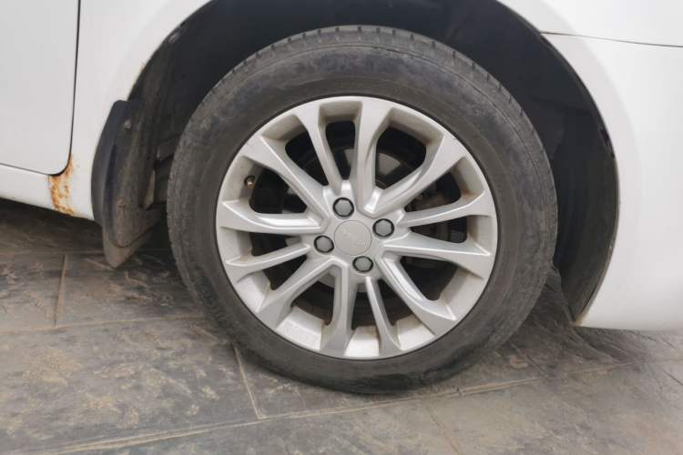 Used Geely Auto Vision 2015 1.5L Manual Elite Model Right Front Wheel Hub