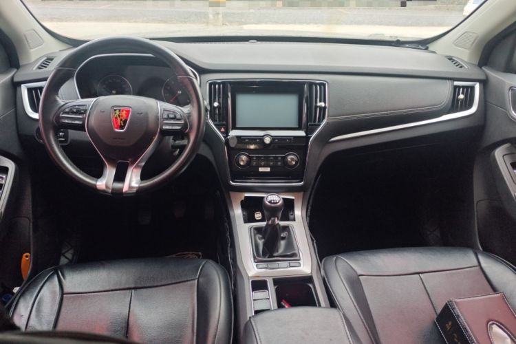 Used Roewe RX5 2016 Revised Version 20T Two-Wheel Drive Manual Transmission Luxury Edition
