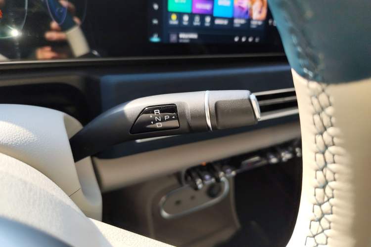 Used ORA Good Cat 2023 401 km Standard Range Premium Version Lithium Iron Phosphate
