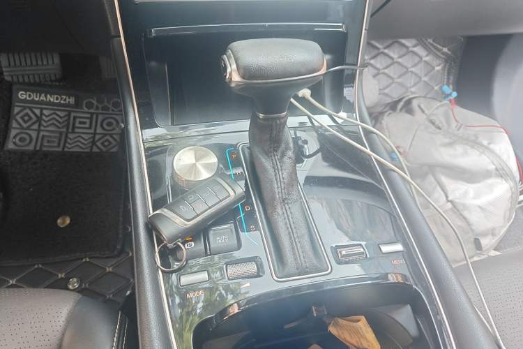 Used GAC Trumpchi GS5 2019 270T Automatic Luxury Edition Gear Lever
