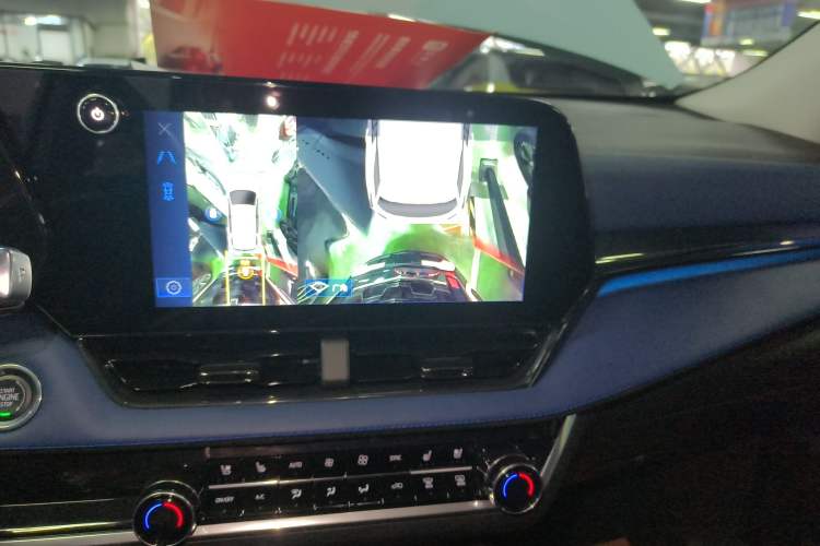 Used Chevrolet Equinox Plus 2024 102km RS Ultimate Edition