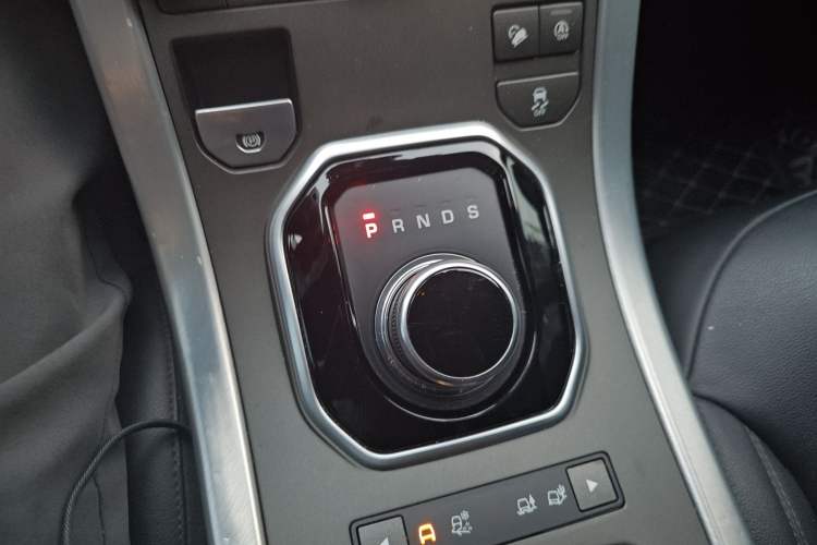 Used Land Rover Range Evoque 2018 240 PS SE Smart Brilliance Edition
