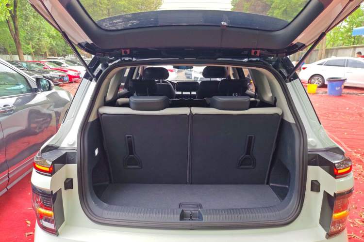 Used Baojun RM-5 2019 1.5T CVT 24-Hour Online Luxury Version 7 Seats Trunk