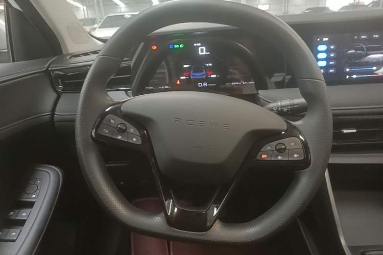 Used Roewe i5 2023 1.5L Manual Comfort Edition