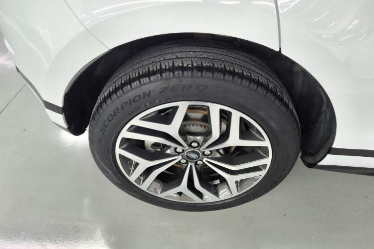 Used Land Rover Range Evoque 2021 Range Rover Velar 249 PS R-Dynamic S Performance Edition Right Rear Wheel Hub