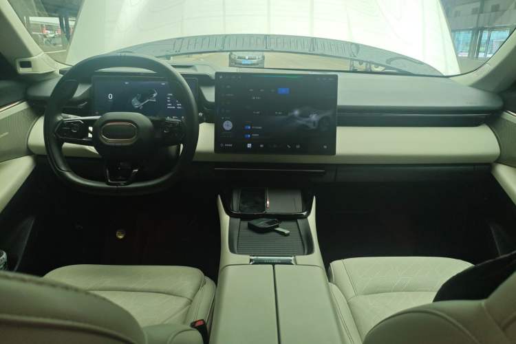 Used Lynk & Co 08 EM-P 2023 245km Ultra-Long Range Halo