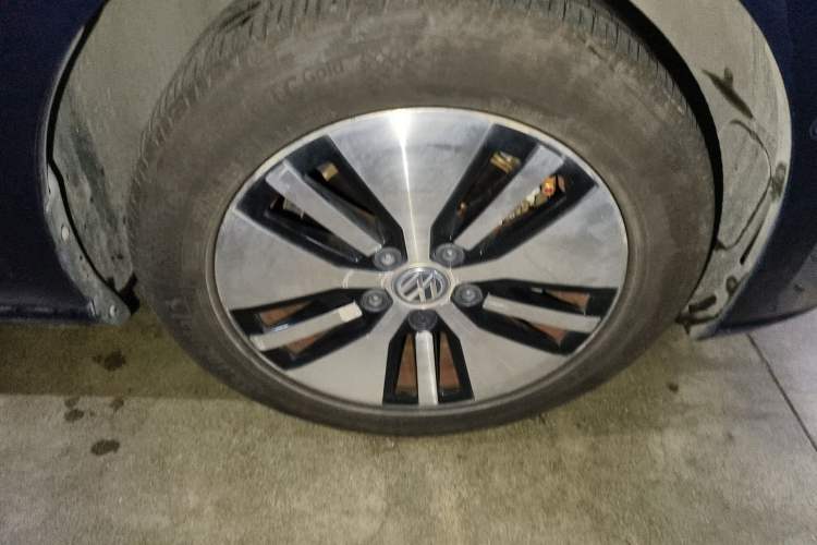 Used Volkswagen Golf New Energy 2018 e-Golf Right Front Wheel Hub