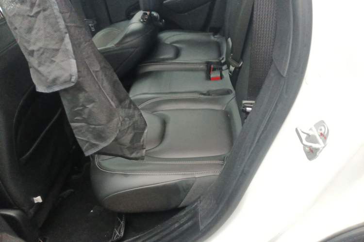 Used Jeep Cherokee 2017 2.0L Superior Edition Left Rear Seat