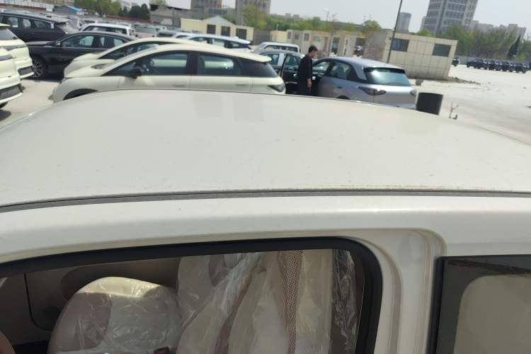 Used Wuling Hongguang MINIEV 2024 3rd Generation 215km Youth Edition Roof