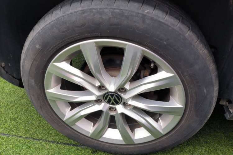 Used Volkswagen T-ROC 2021 280TSI DSG Two-Wheel Drive Elite Connect Edition