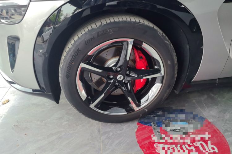 Used Xiaomi Auto YU7 2025 Ultra-Long Range High-Performance All-Wheel-Drive Max Edition Exterior 4