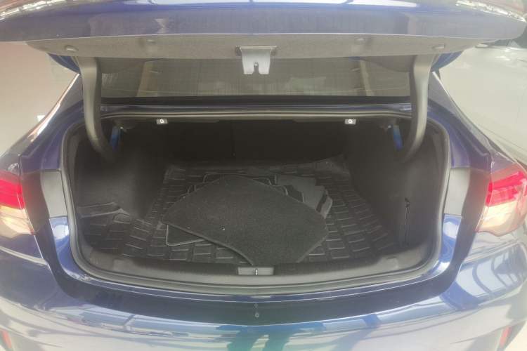 Used Buick Regal 2019 GS 28T Prestige Model China VI Standard Trunk