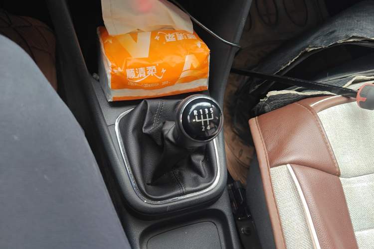 Used Volkswagen Polo 2014 1.6L Manual Comfort Edition
