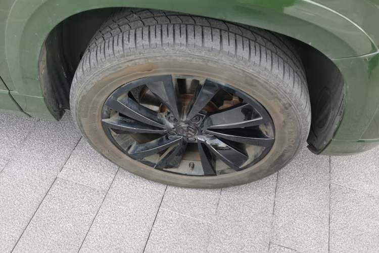 Used Volkswagen Tharu 2019 280TSI Two-Wheel Drive Luxury Edition China V Standard Right Front Wheel Hub