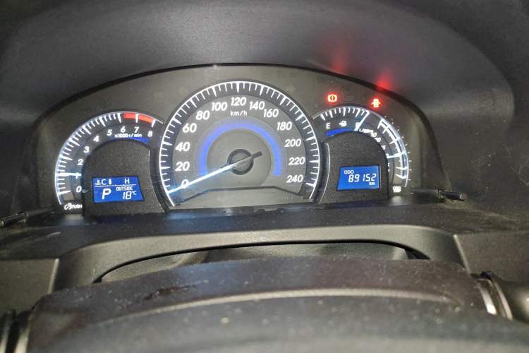 Used Toyota Camry 2013 2.5G Comfort Edition Odometer Close Up