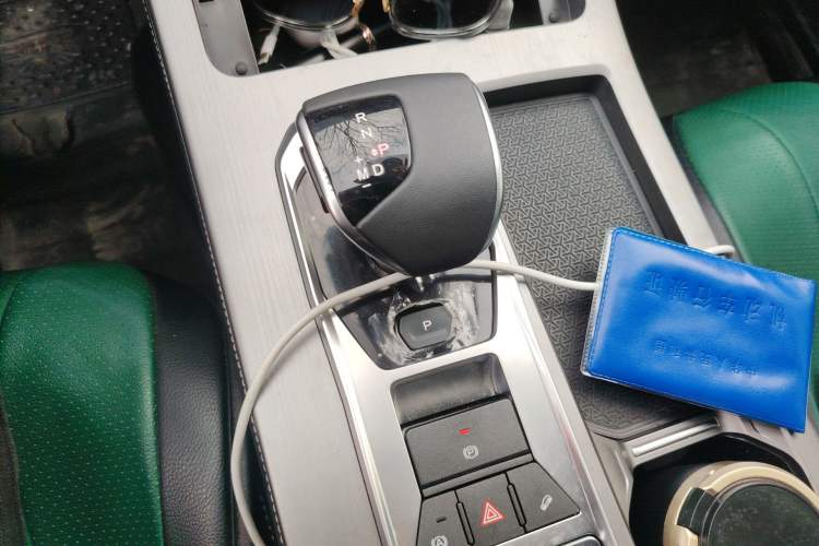 Used JETOUR X70 2024 1.5T DCT Enjoy Edition 7-Seater Gear Lever