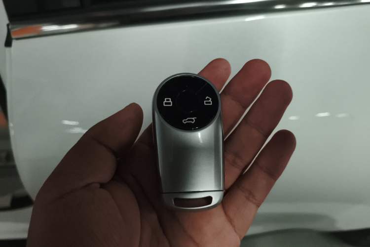 Used ORA Good Cat 2024 401 km Luxury Version 126 kW Vehicle Key