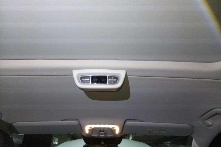 Used Mercedes-Benz V-Class 2022 V 260 Prestige Edition Headliner