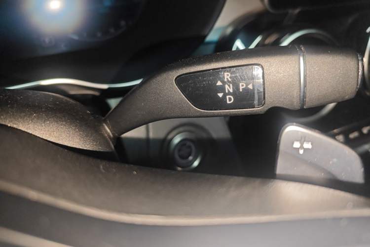Used Mercedes-Benz C-Class 2020 C 260 Sport Edition Gear Lever