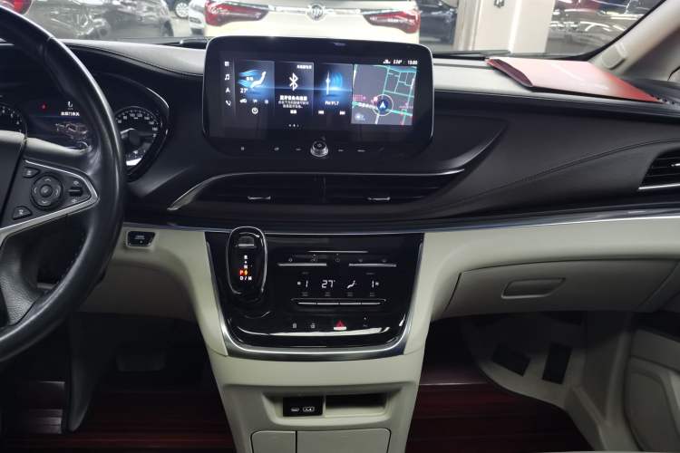 Used Buick GL8 2021 Land Cruiser Executive Class 652T Luxury Model