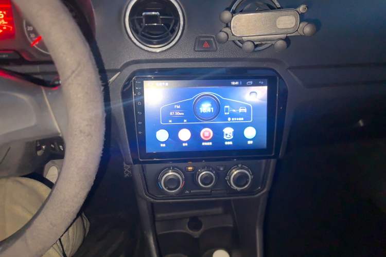 Used Volkswagen Jetta 2017 1.4L Manual Fashion Edition
