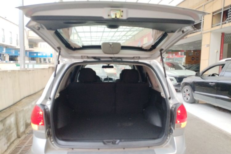 Used Huatai Santa Fe Classic 2015 2.0L Gasoline Manual Transmission Two-Wheel Drive Standard Version
