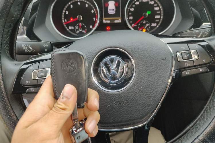 Used Volkswagen Tiguan L 2018 380TSI Automatic All-Wheel Drive Luxury Edition Vehicle Key